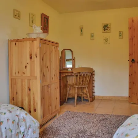 4 Bedroom Awesome In Saint-pierre-sur-orth