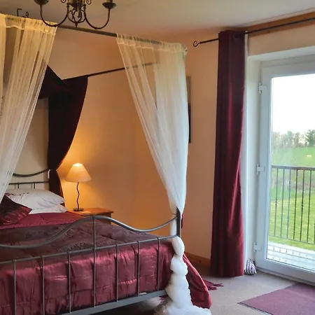 Stunning In Saint-pierre-sur-orth *